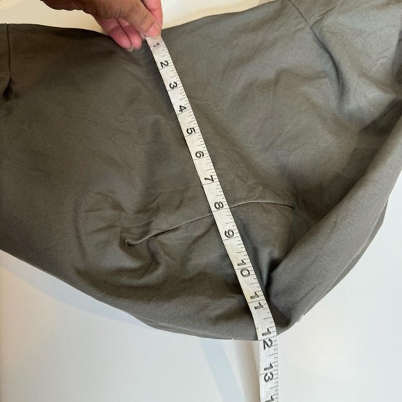 SlowTon Hands-Free Padded & Adjustable Sling Dog & Cat Carrier - Picture 10 of 11